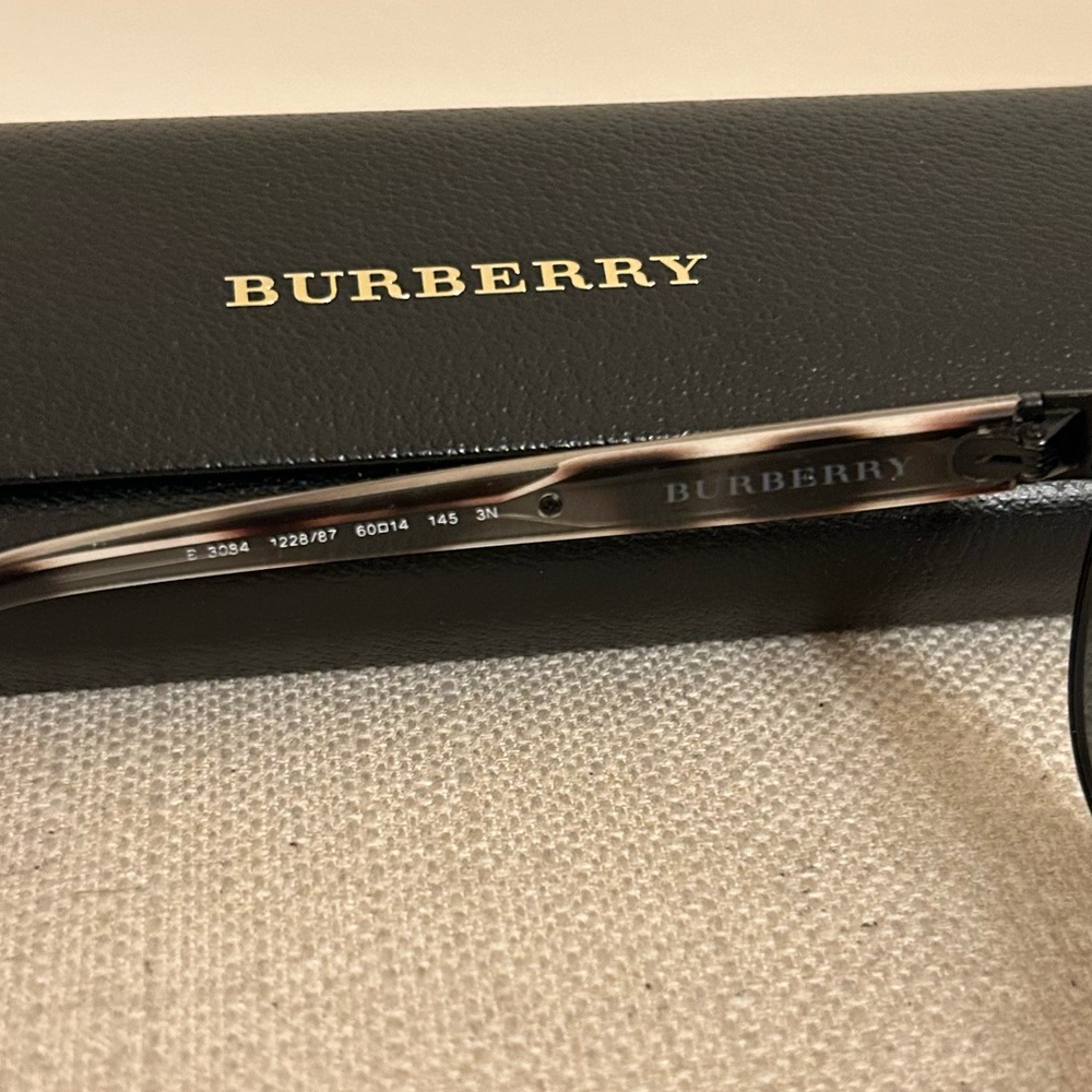 Burberry Aviators - Picture 4 of 7